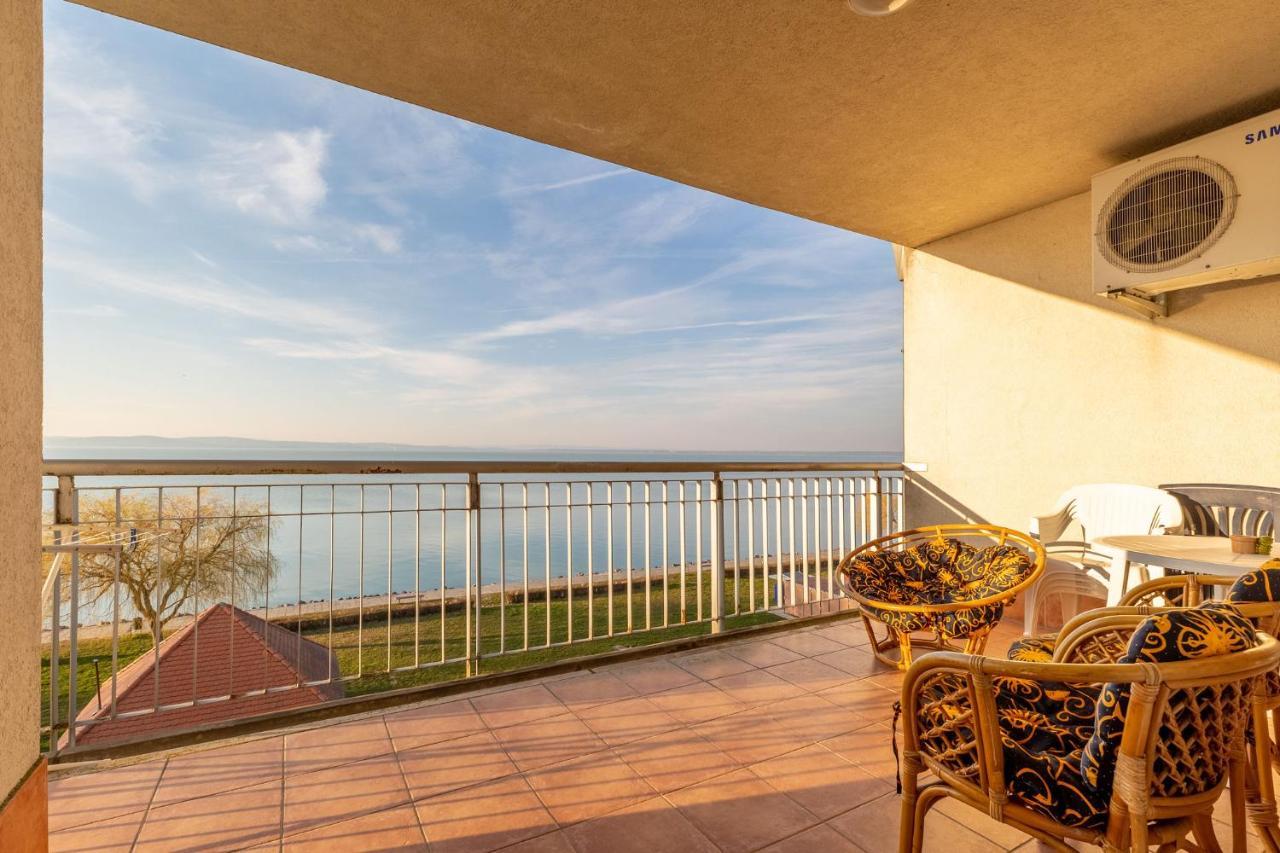 Apartament Kek Hullam Apartman By Bltn Siófok Zewnętrze zdjęcie