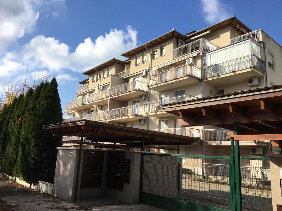 Apartament Kek Hullam Apartman By Bltn Siófok Zewnętrze zdjęcie